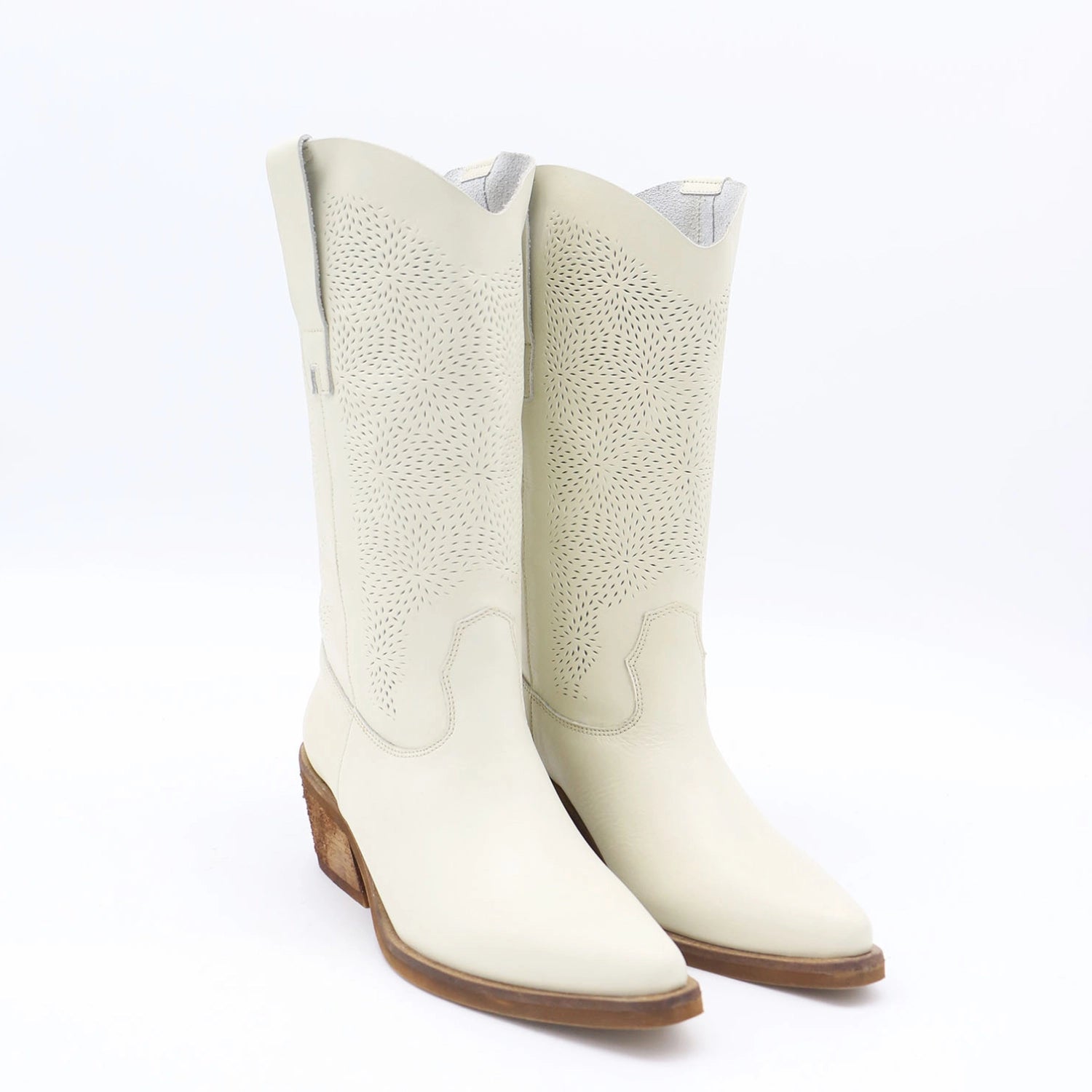 Ivory cowboy deals boots